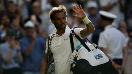 Fognini commosso, Alcaraz gli lascia il campo per l'ovazione di Wimbledon. E Flavia Pennetta in tribuna applaude