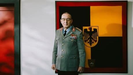 Bundeswehr: Carsten Breuer über die Truppe, Wehrpflicht und die USA