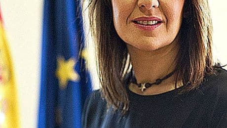 Eva Valle abandona el Banco de España y deja vía libre a su marido Alberto Nadal, el nuevo jefe económico del PP, para criticar a Escrivá