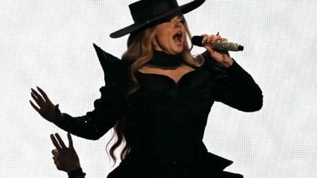 ¿A qué hora canta Melody? ¿Y en qué posición?