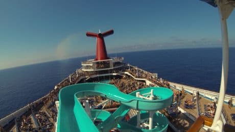 “La crociera della cacca” e il disgusto dei 4mila passeggeri ostaggi della Carnival Triumph alla deriva