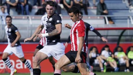 0-1: La supervivencia de Unionistas se impone a la ilusión del Bilbao Athletic