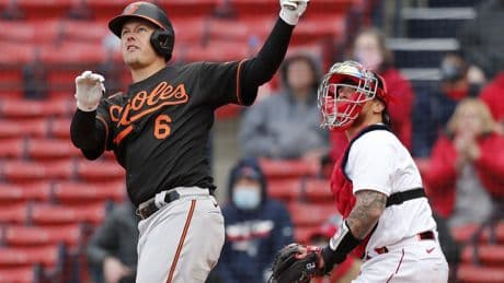 O'Hearn, Carlson homer as Orioles beat Red Sox to salvage series split