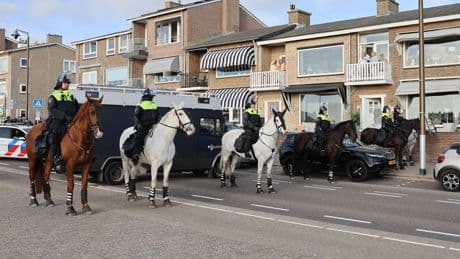 Gewonde en aanhoudingen bij demonstratie Israël-viering in Katwijk