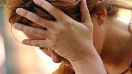 El síntoma que se manifiesta en los dedos y puede ser signo de una enfermedad pulmonar poco común