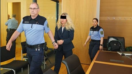 Mord an Staranwalt - Angeklagte Witwe googelte „tödliche Unfälle“