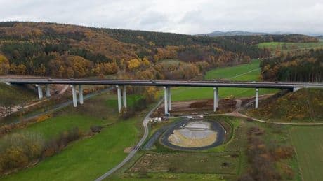 Autobahnbrücke in Osthessen: Erstes Teilstück von wichtiger A7-Brücke wird freigegeben