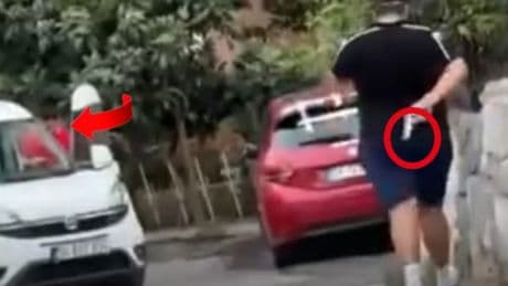 Suikastçı silahını saklayıp böyle yaklaştı! İşte Eyüpsultan'daki korkunç cinayetin görüntüleri...