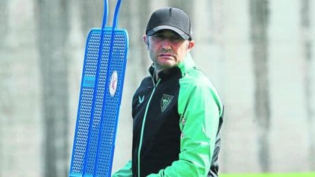 “Ahora estamos un poco justos”, dice Valverde sobre el centro de la defensa