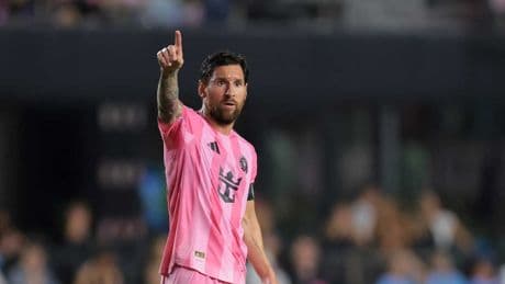Lionel Messi galibiyeti getirdi, rekorunu geliştirdi