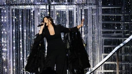 Israel logra pasar a la final de Eurovisión con leves abucheos