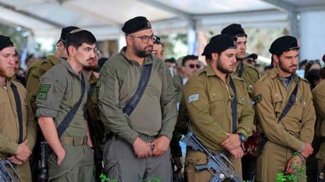Spanning Midden-Oosten loopt snel op: meer militairen naar Gaza, roep om vergelding Houthi’s en dreigende aanval op Iran
