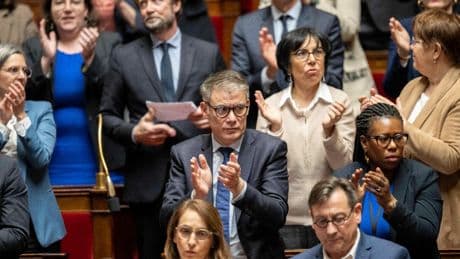 Retraites : avant la conférence de Bayrou, le PS dépose une motion de censure en solo