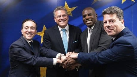 Gibraltar, a la espera de la última firma
