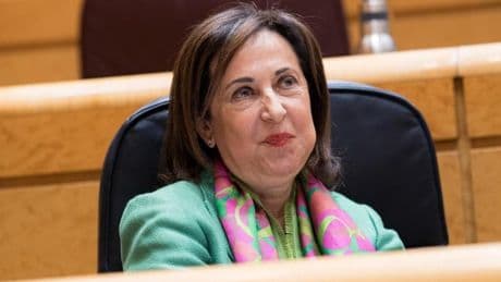 Robles afirma sentirse apoyada por Sánchez tras el mensaje en el que la llama «pájara»