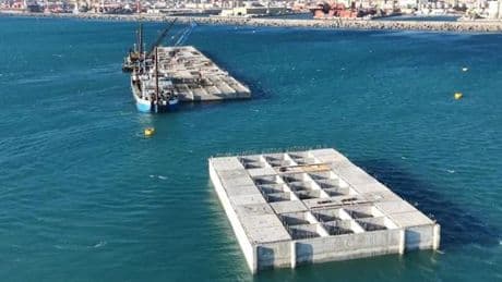 Diga foranea di Genova, il Consorzio: “I lavori procedono, cassoni solidi e sicuri”