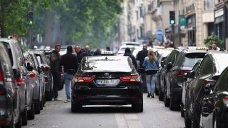 Les taxis menacent de « mettre le pays à l’arrêt » en septembre pour protester contre la réforme du transport sanitaire