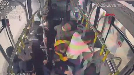 1 kişi ölmüş, 40 kişi yaralanmıştı! Metrobüs kazasının araç içi görüntüleri ortaya çıktı