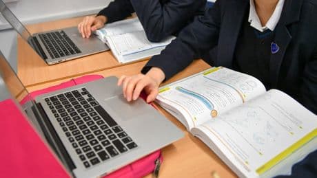 AI skills drive in schools to ‘put power in hands of next generation’ – Starmer