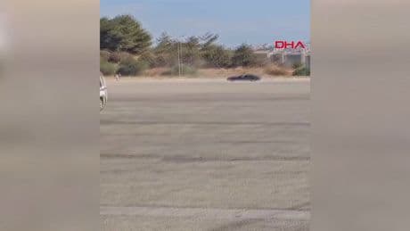 Urla'daki drifte jandarmadan suçüstü! Ehliyetine el konuldu