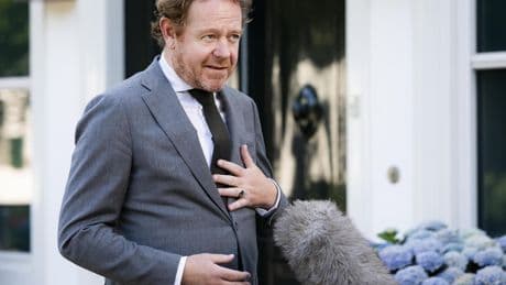 Kabinet wil hardere aanpak geweld tegen hulpverleners: geen taakstraf of boete voor relschoppers