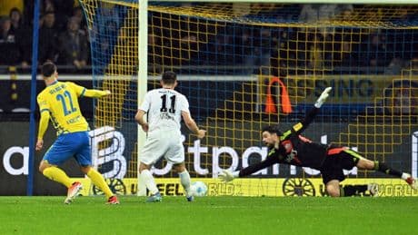 2. Bundesliga Relegation: Rettung nach Verlängerung: Braunschweig bleibt Zweitligist
