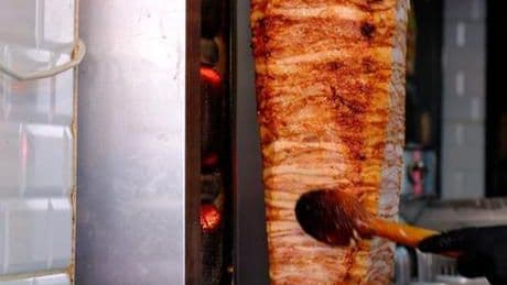 Tavuk döner teyakkuzu! Skandal görüntüler sonrası Bakan Yumaklı'dan ilk açıklama
