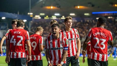 Gustavo Hamer maakt in de League Cup indruk met waanzinnige goal vanaf de middenlijn