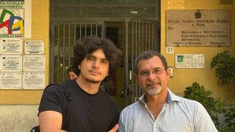 Frosinone, padre e figlio si diplomano insieme: «Faremo l'esame di maturità nella stessa scuola»