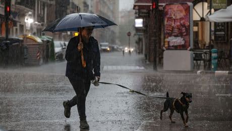 La AEMET emite alertas amarillas por lluvia y tormenta en 14 Comunidades Autónomas