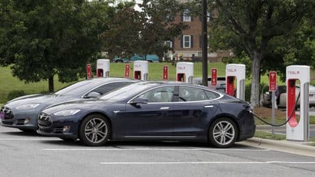 Charlotte drops Tesla from approved city vehicle list, alleging safety issues