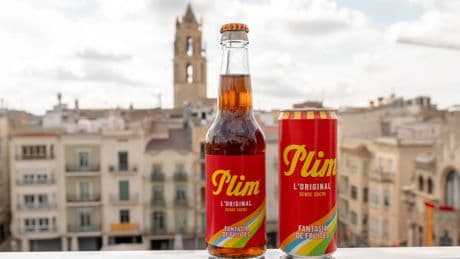 Auge, caída y renacer del refresco centenario y casi desconocido en España que se inspiró en un refrán para bautizarse: &quot;¡A mí, plin!&quot;