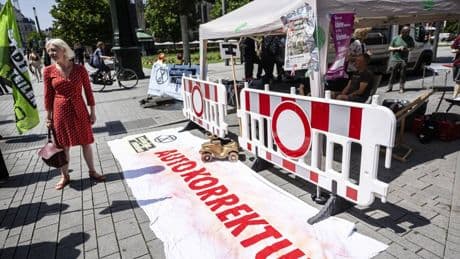 Vor politischer Entscheidung in Düsseldorf: Demo führt (kurz) zu autofreiem Corneliusplatz