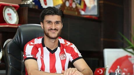 Sivasspor, Yusuf Cihat Çelik'i transfer etti