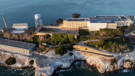 Annoncée par Donald Trump, la réouverture d’Alcatraz jugée « absurde » à San Francisco