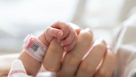 Natalité : premier enfant, écart entre les naissances… La maternité en France résumée en 5 chiffres clés