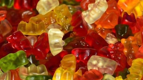 Nueva alerta sanitaria: retiran varios lotes de ositos Haribo por presencia de marihuana