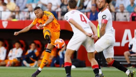 Mbappé atrapa su premio contra un Sevilla con nueve jugadores