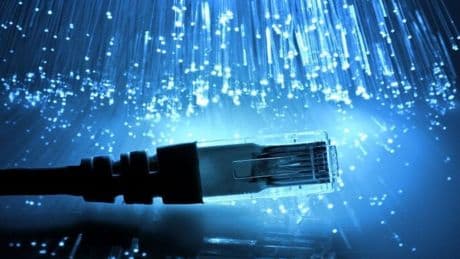 Veri aktarım hızında rekor! Saniyede 1,02 petapit: 10 bin adet 4K videoyu 1 saniyede indirmekle eş değer!