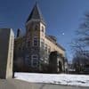 L’unique bibliothèque au monde traversée par une frontière est menacée par Trump, voici pourquoi