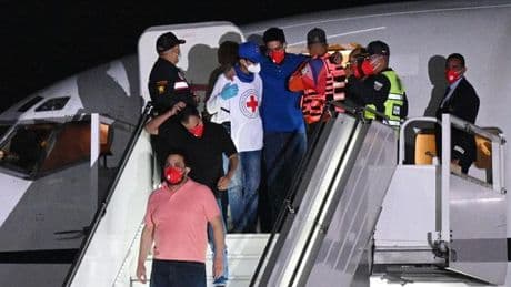 “On nous a tabassés” : des Vénézuéliens racontent l’enfer de leur détention au Salvador