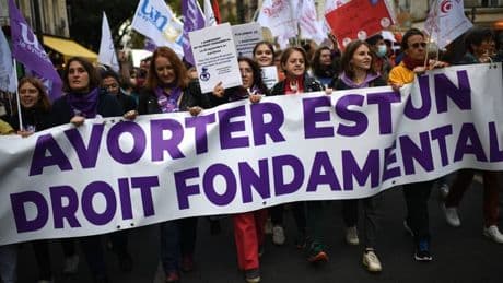 "Une attaque au droit à l'avortement": tollé après la fermeture de centres de santé sexuelle dans la Drôme