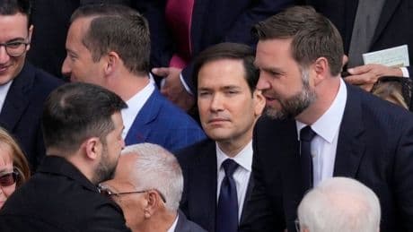 Ukraine: Selenskyj äußert sich nach Treffen mit JD Vance in Großbritannien