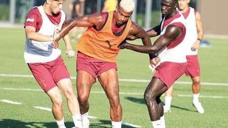 Galatasaray'da yeni sezon hazırlıkları sürüyor