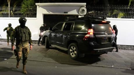 British man ‘lynched by mob’ after being dragged out of Ecuador police station