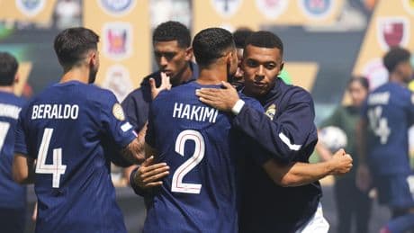 Foot : Mbappé et Hakimi prennent du bon temps ensemble à Porto Rico pour le concert de Bad Bunny (vidéo)