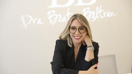 Beatriz Beltrán, experta en medicina estética: “Las máscaras LED de uso en casa sí pueden aportar beneficios, especialmente para pieles con acné leve o primeras arrugas”