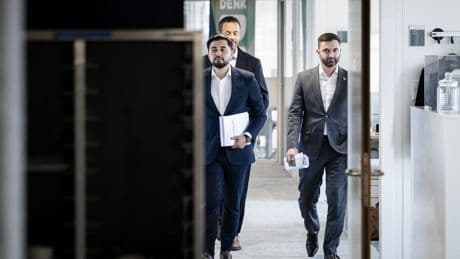 Na het vertrek van Denk-leider Van Baarle is de machtsstrijd tussen partijtop en fractie nu blootgelegd
