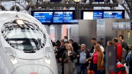 Deutsche Bahn muss Tickets weiter auf Papier anbieten - Klage erfolgreich