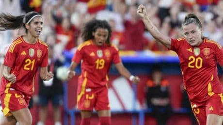 3-1: Remontada con goles de Claudia Pina, Vicky López y Athenea en el último test
